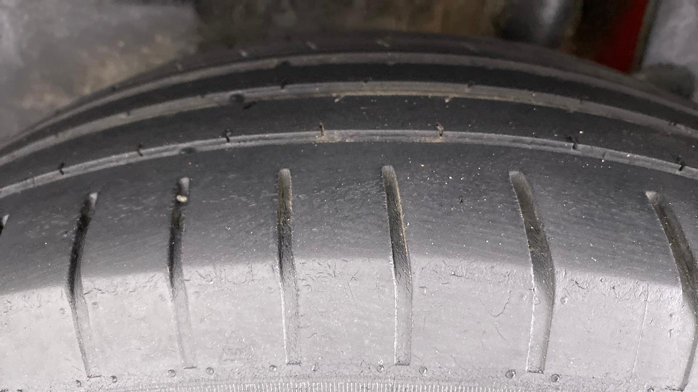 2019 Maruti Swift ZXI+, Petrol, Manual, 82,012 km, Left Rear Tyre Tread