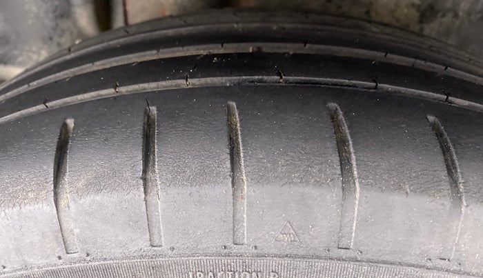 2019 Maruti Swift ZXI+, Petrol, Manual, 82,012 km, Right Rear Tyre Tread