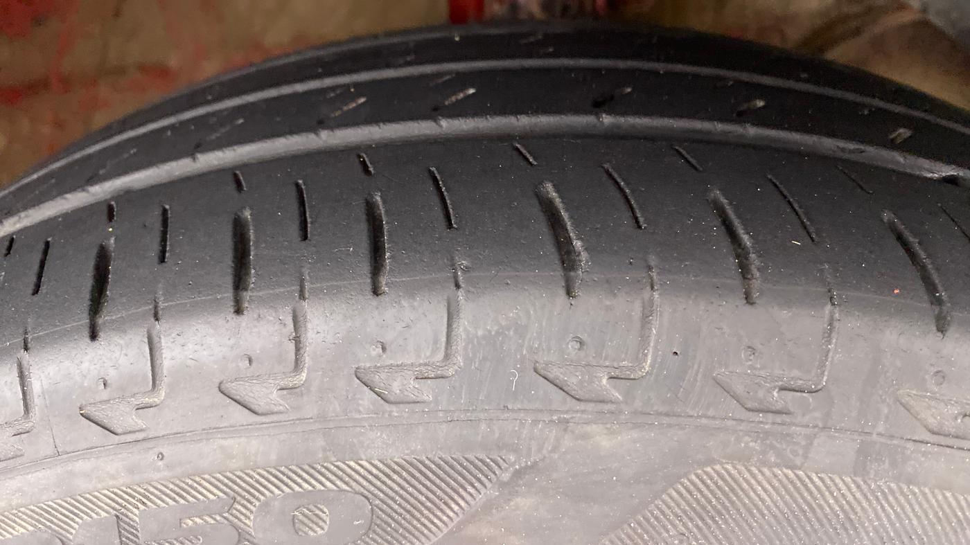2019 Maruti Swift ZXI+, Petrol, Manual, 82,012 km, Right Front Tyre Tread