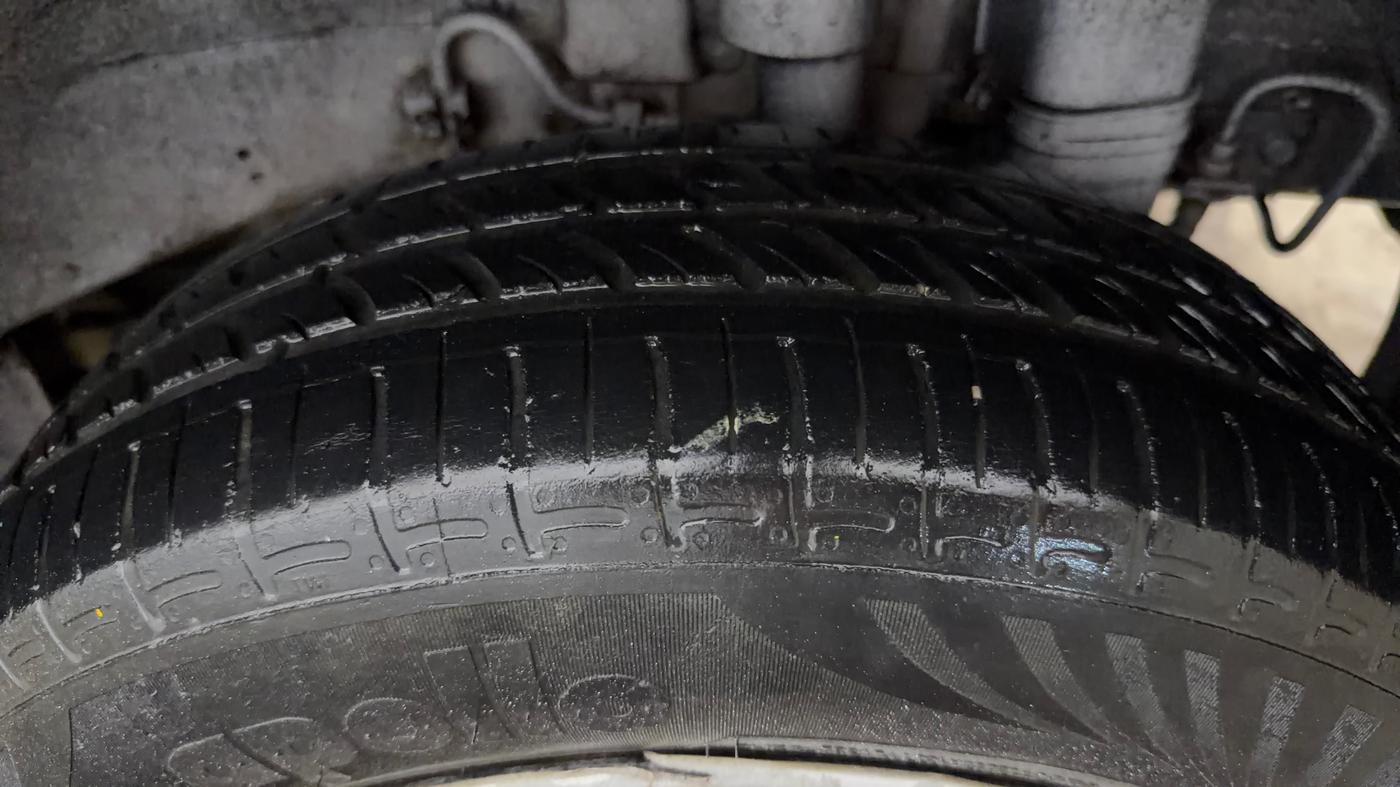 2015 Hyundai Elite i20 MAGNA 1.2, CNG, Manual, 62,225 km, Left Rear Tyre Tread