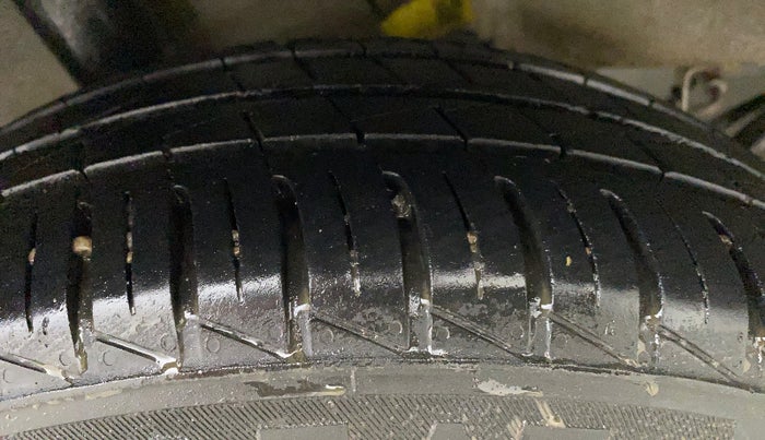 2022 Hyundai GRAND I10 NIOS SPORTZ 1.2 KAPPA VTVT CNG, CNG, Manual, 35,825 km, Right Rear Tyre Tread