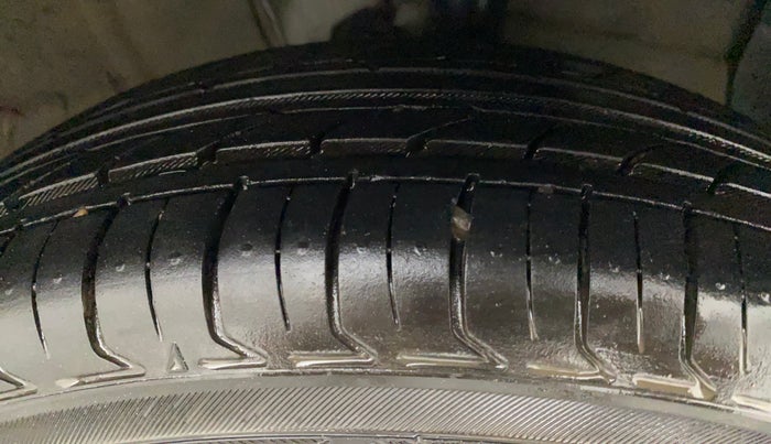 2022 Hyundai GRAND I10 NIOS SPORTZ 1.2 KAPPA VTVT CNG, CNG, Manual, 35,825 km, Right Front Tyre Tread