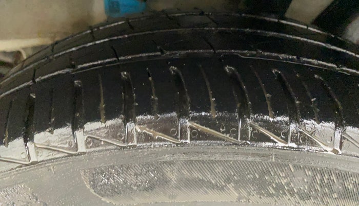 2022 Hyundai GRAND I10 NIOS SPORTZ 1.2 KAPPA VTVT CNG, CNG, Manual, 35,825 km, Left Rear Tyre Tread