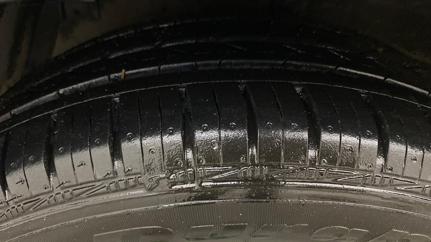 2022 Maruti Ciaz ZETA 1.5 SHVS MT PETROL, Petrol, Manual, 66,899 km, Left Front Tyre Tread