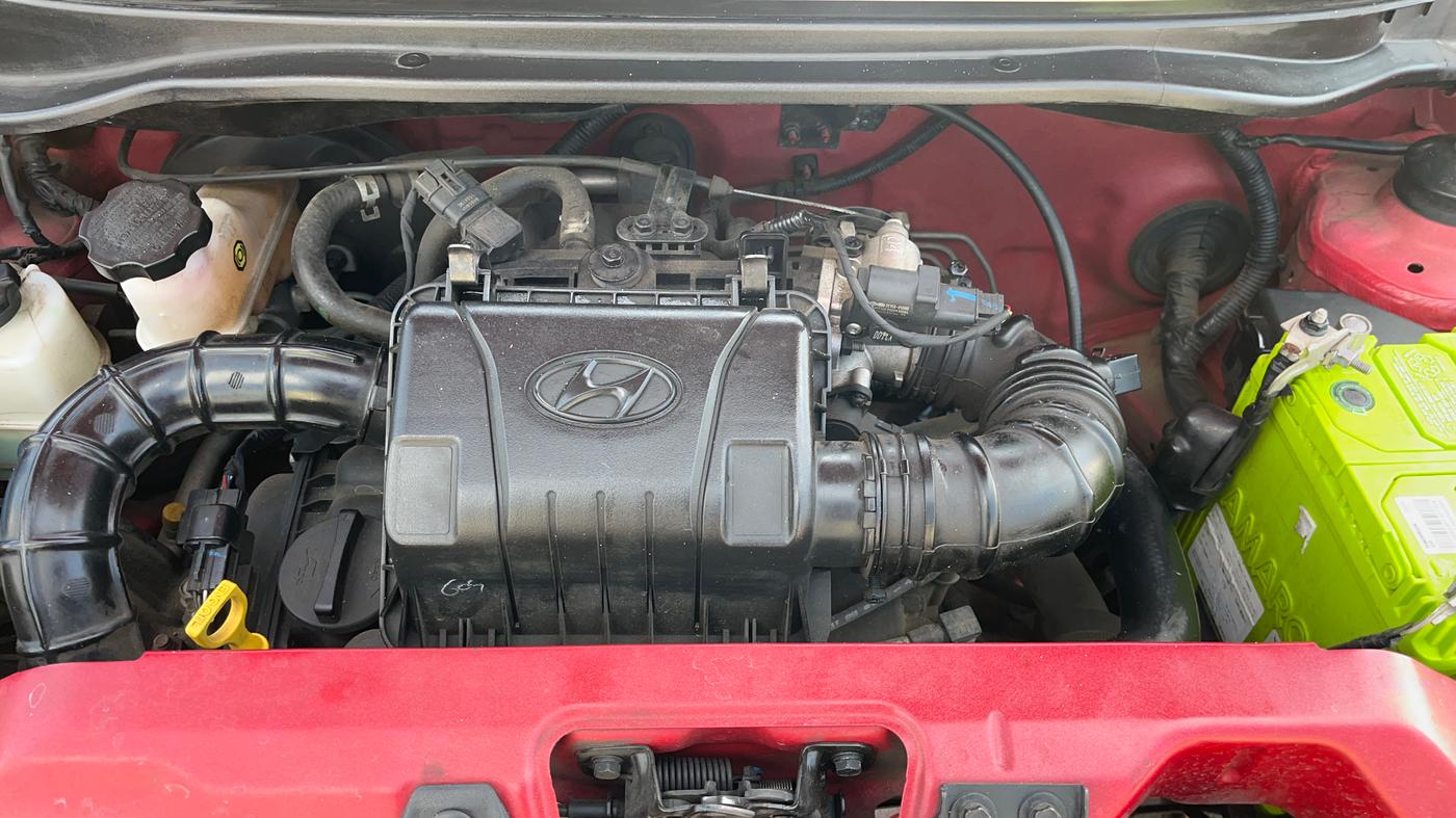 2018 Hyundai Eon ERA +, Petrol, Manual, 33,491 km, Engine View