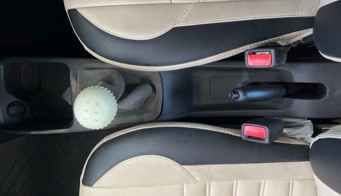 2018 Hyundai Eon ERA +, Petrol, Manual, 33,491 km, Gear Lever