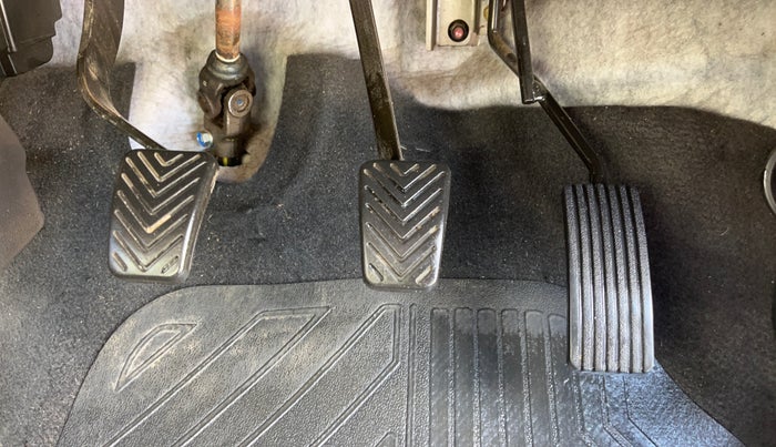 2018 Hyundai Eon ERA +, Petrol, Manual, 33,491 km, Pedals