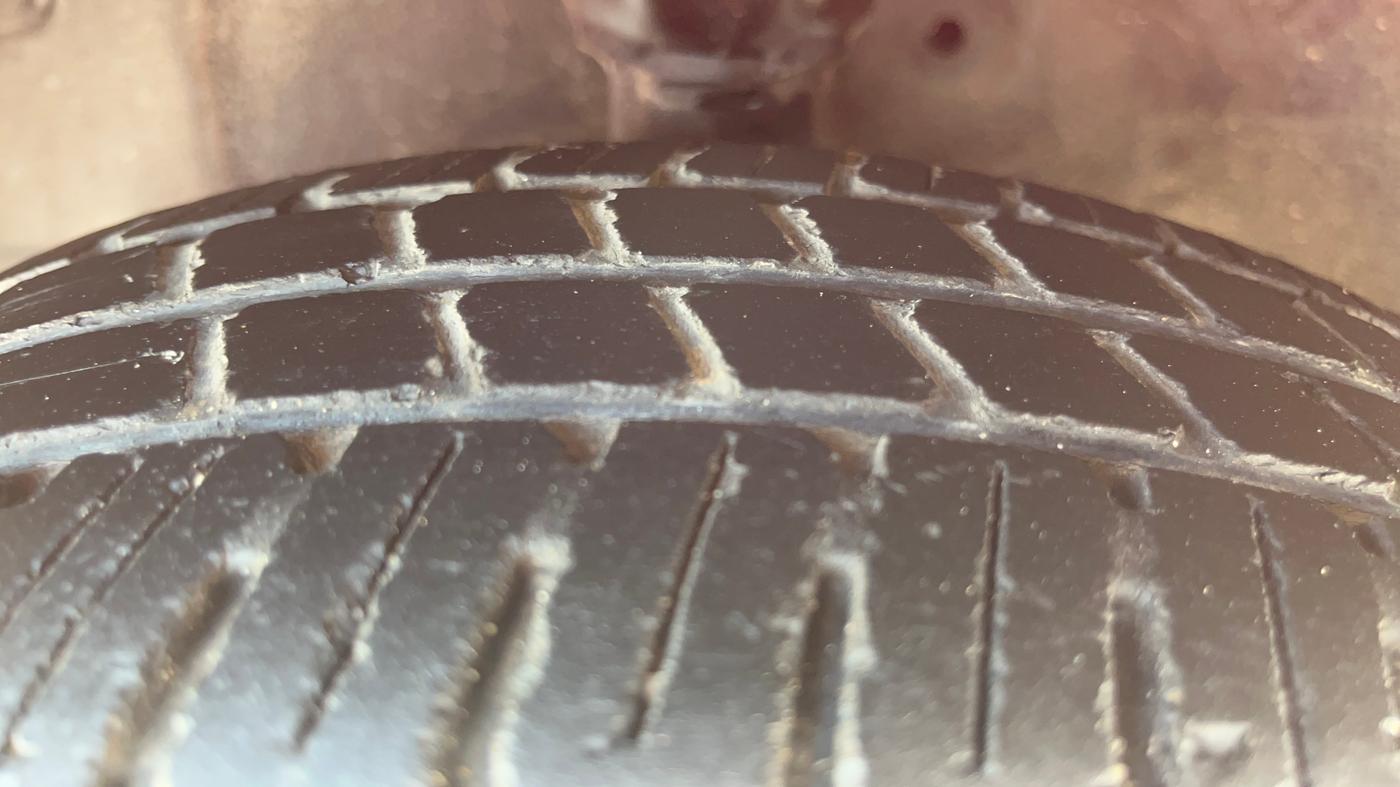 2018 Hyundai Eon ERA +, Petrol, Manual, 33,491 km, Left Front Tyre Tread
