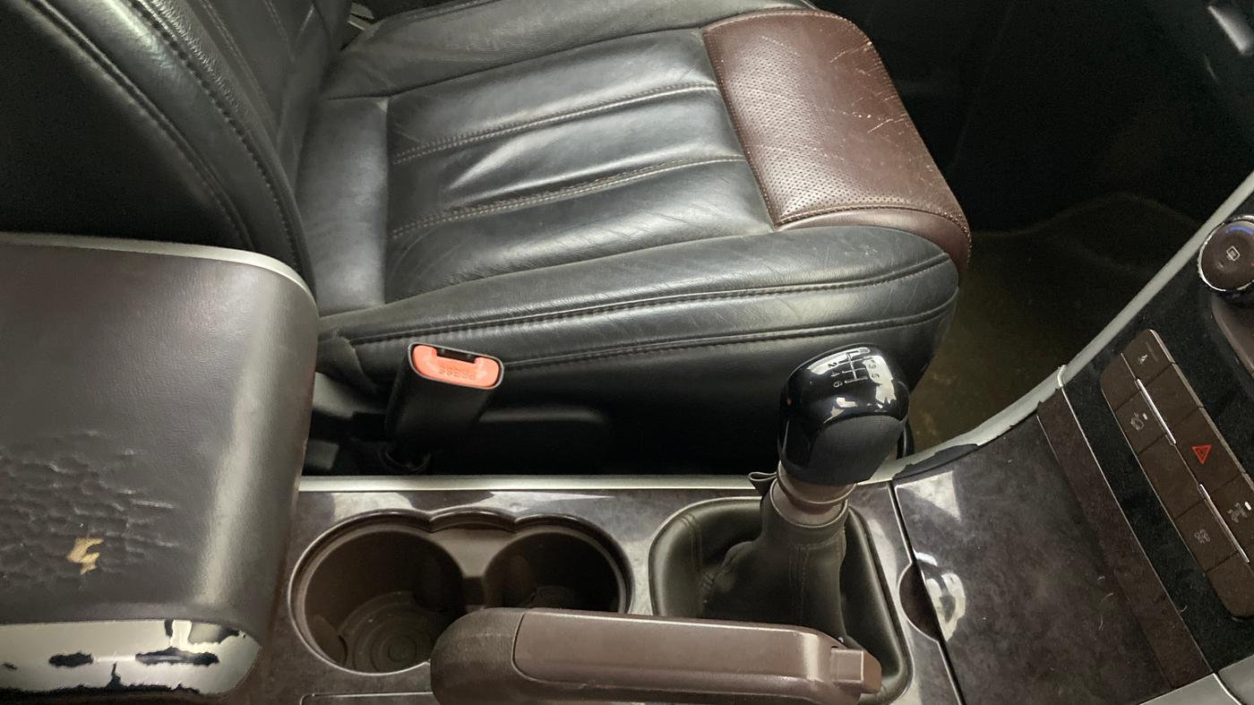 2014 Mahindra XUV500 W8, Diesel, Manual, 1,41,065 km, Gear Lever