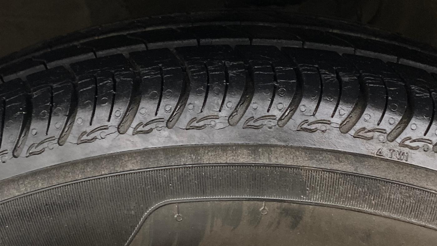 2021 Maruti S PRESSO VXI PLUS AMT, Petrol, Automatic, 12,822 km, Left Front Tyre Tread