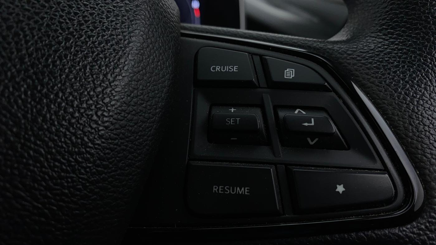 2024 Mahindra XUV700 AX 5 P AT 5 STR, Petrol, Automatic, 49,731 km, Adaptive Cruise Control