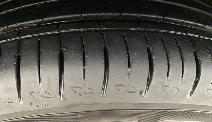 2024 Mahindra XUV700 AX 5 P AT 5 STR, Petrol, Automatic, 49,602 km, Left Front Tyre Tread