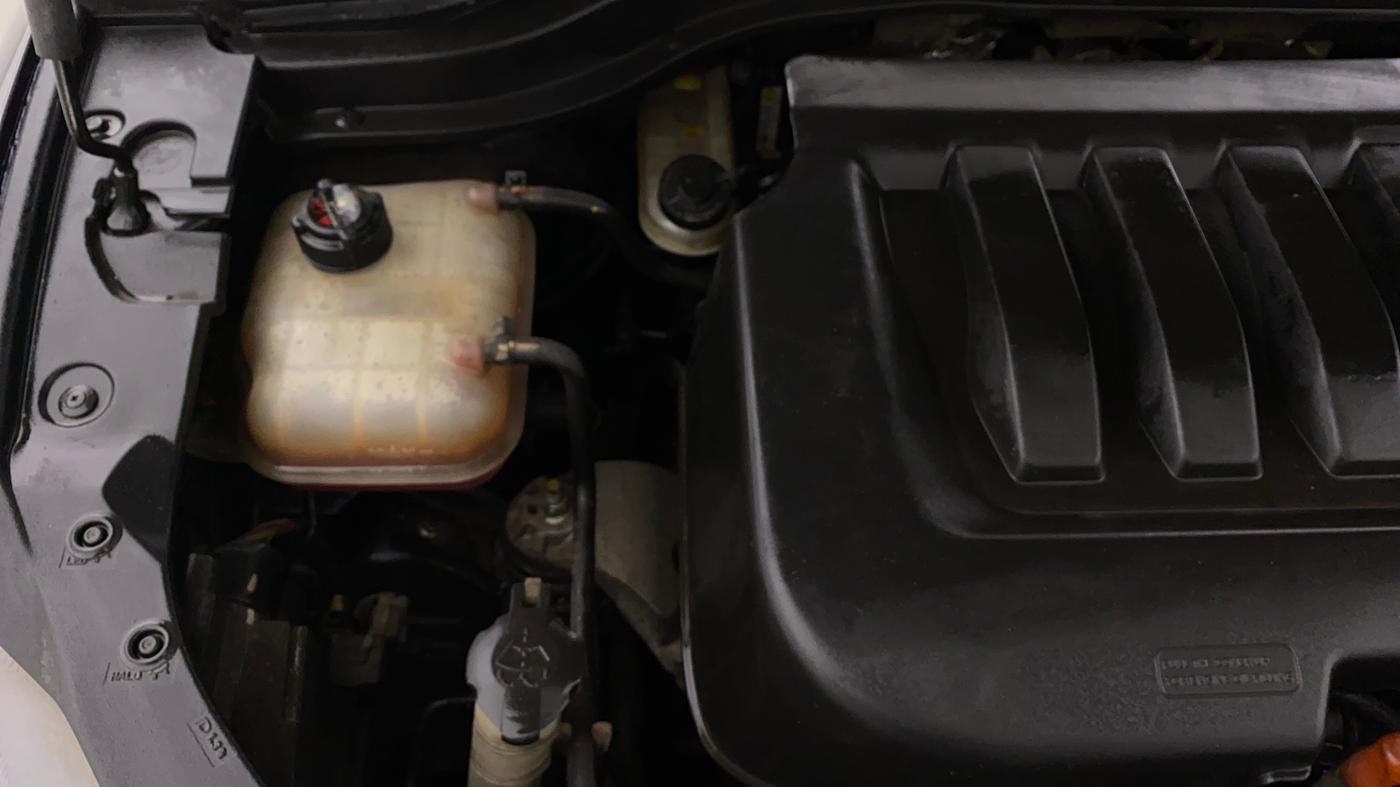 2024 Mahindra XUV700 AX 5 P AT 5 STR, Petrol, Automatic, 49,731 km, Engine View - Right