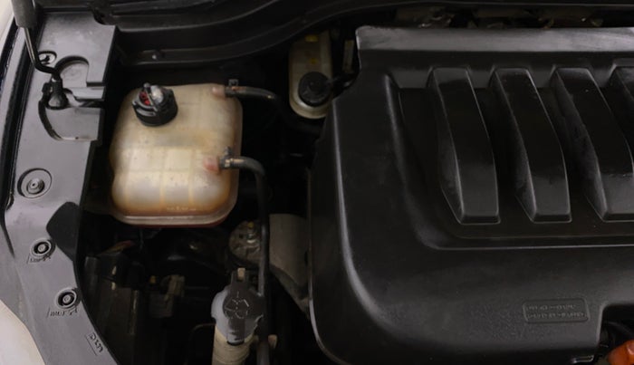 2024 Mahindra XUV700 AX 5 P AT 5 STR, Petrol, Automatic, 49,602 km, Engine View - Right