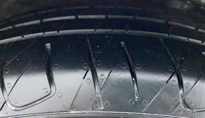 2014 Hyundai Sonata 2.4 GDI AT, Petrol, Automatic, 84,362 km, Right Front Tyre Tread