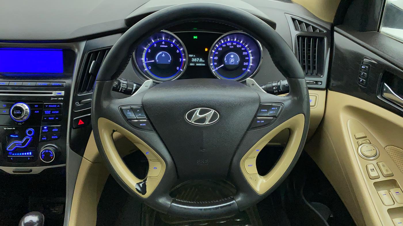 2014 Hyundai Sonata 2.4 GDI AT, Petrol, Automatic, 84,362 km, Steering Wheel Close Up