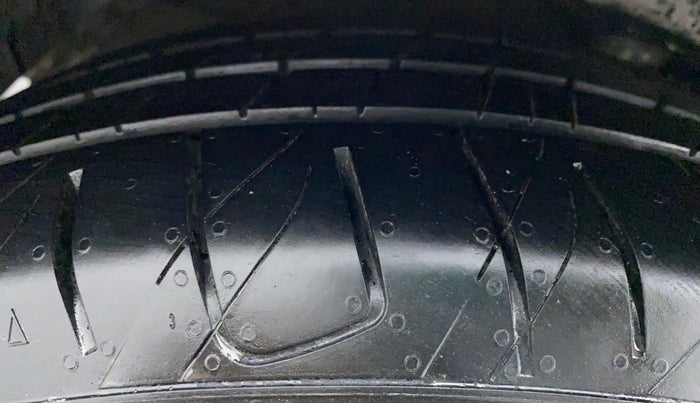 2014 Hyundai Sonata 2.4 GDI AT, Petrol, Automatic, 84,362 km, Left Front Tyre Tread