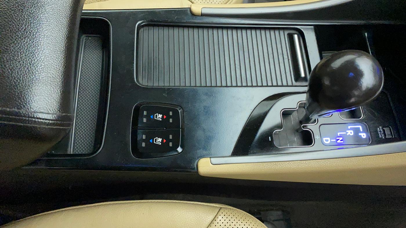 2014 Hyundai Sonata 2.4 GDI AT, Petrol, Automatic, 84,362 km, Gear Lever