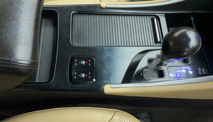 2014 Hyundai Sonata 2.4 GDI AT, Petrol, Automatic, 84,362 km, Gear Lever