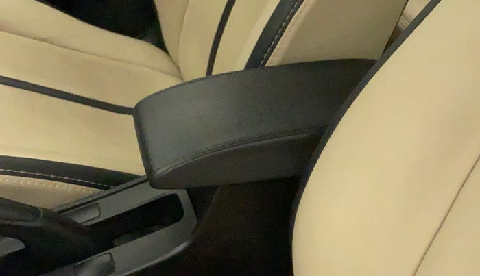 2019 Maruti Baleno ZETA PETROL 1.2, Petrol, Manual, 21,527 km, Driver seat - Armrest has minor damage