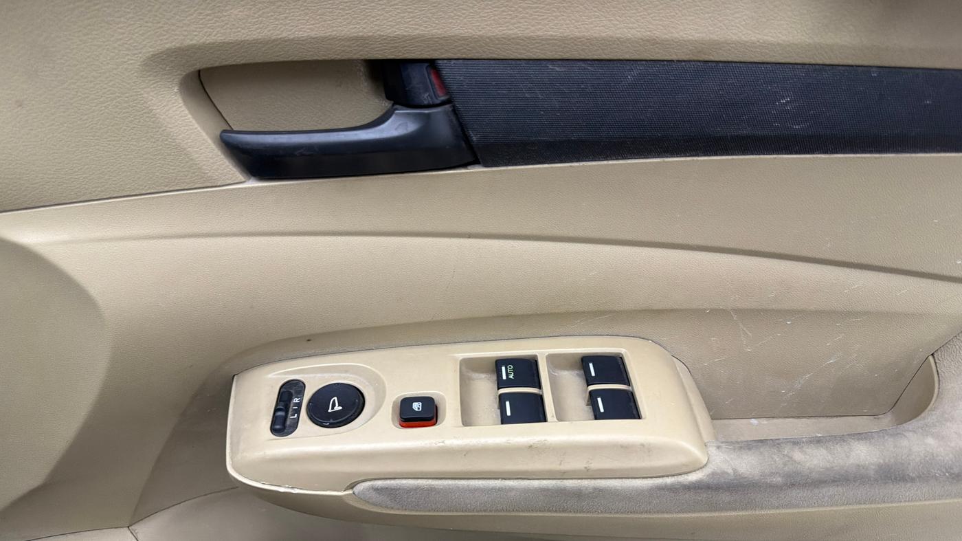 2013 Honda City 1.5L I-VTEC S MT, Petrol, Manual, 95,917 km, Driver Side Door Panels Control