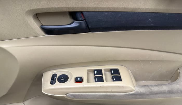 2013 Honda City 1.5L I-VTEC S MT, Petrol, Manual, 95,846 km, Driver Side Door Panels Control