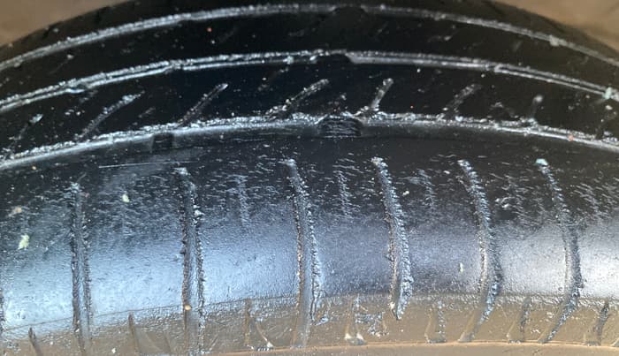 2017 Maruti Wagon R 1.0 VXI, Petrol, Manual, 79,970 km, Right Front Tyre Tread