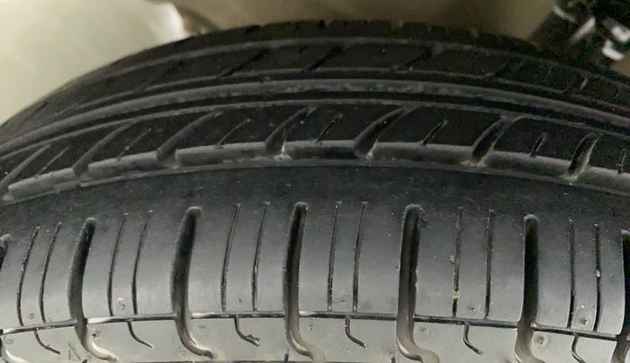 2018 Maruti Wagon R 1.0 LXI CNG, CNG, Manual, 76,661 km, Left Front Tyre Tread