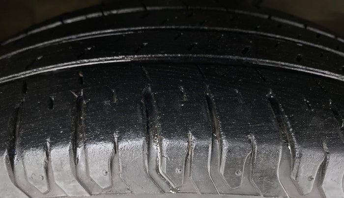 2020 Maruti Ertiga VXI CNG, CNG, Manual, 33,895 km, Right Front Tyre Tread