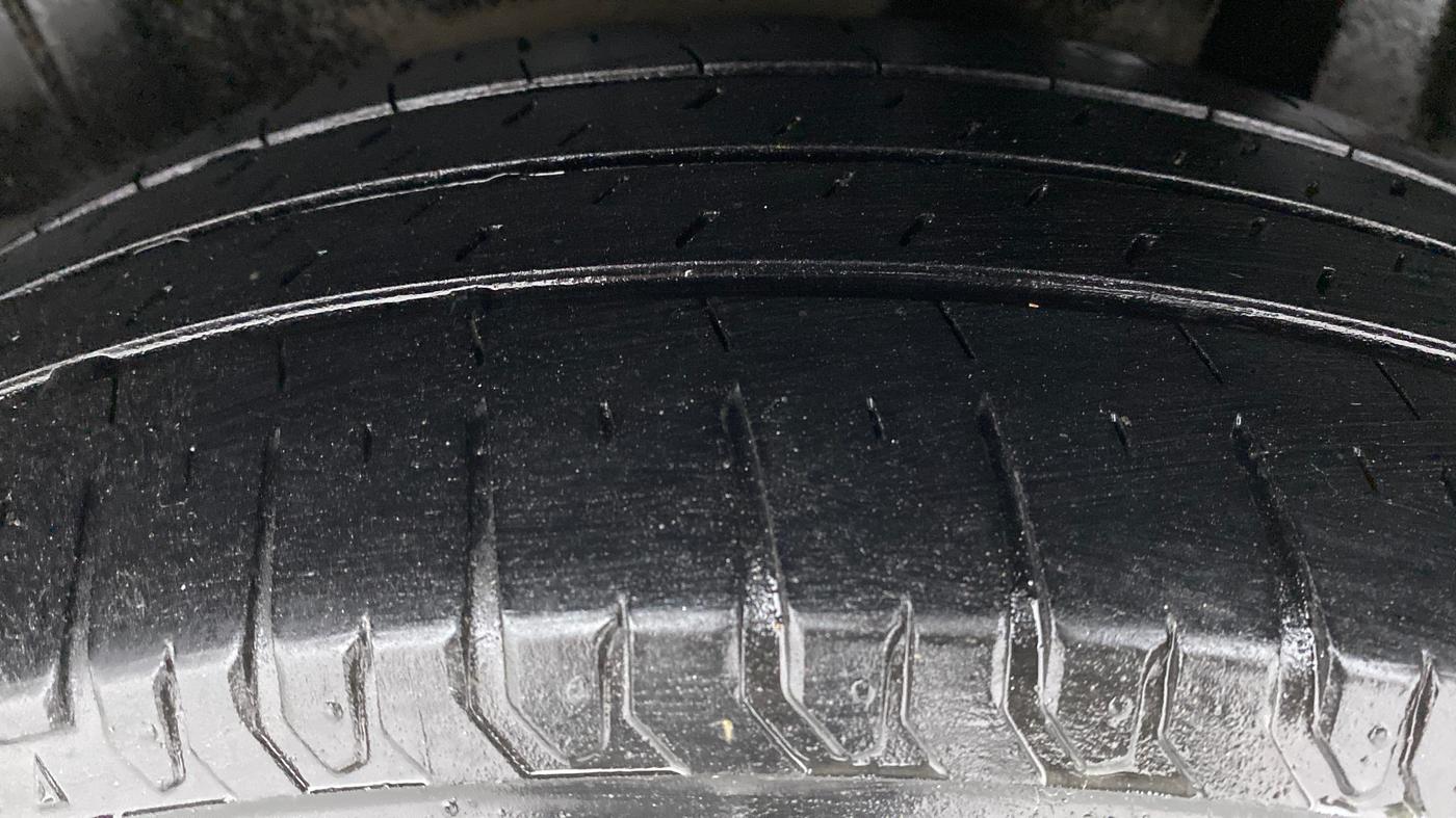 2020 Maruti Ertiga VXI CNG, CNG, Manual, 33,895 km, Left Rear Tyre Tread