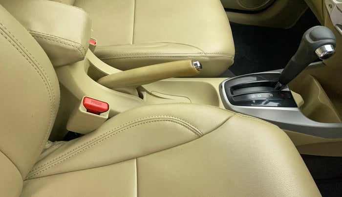2011 Honda City 1.5L I-VTEC V AT, Petrol, Automatic, 73,871 km, Gear Lever