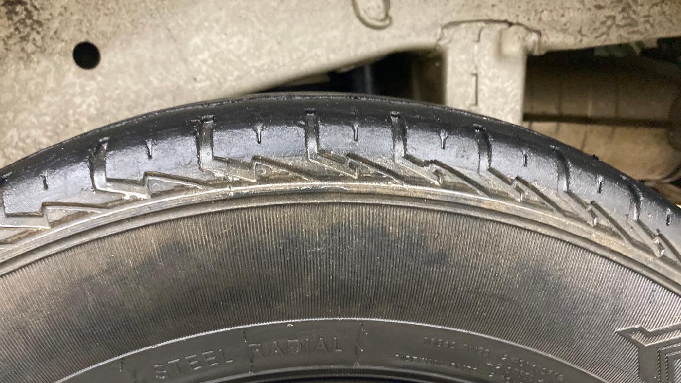 2023 Maruti Eeco 5 STR AC, Petrol, Manual, 39,910 km, Left Rear Tyre Tread