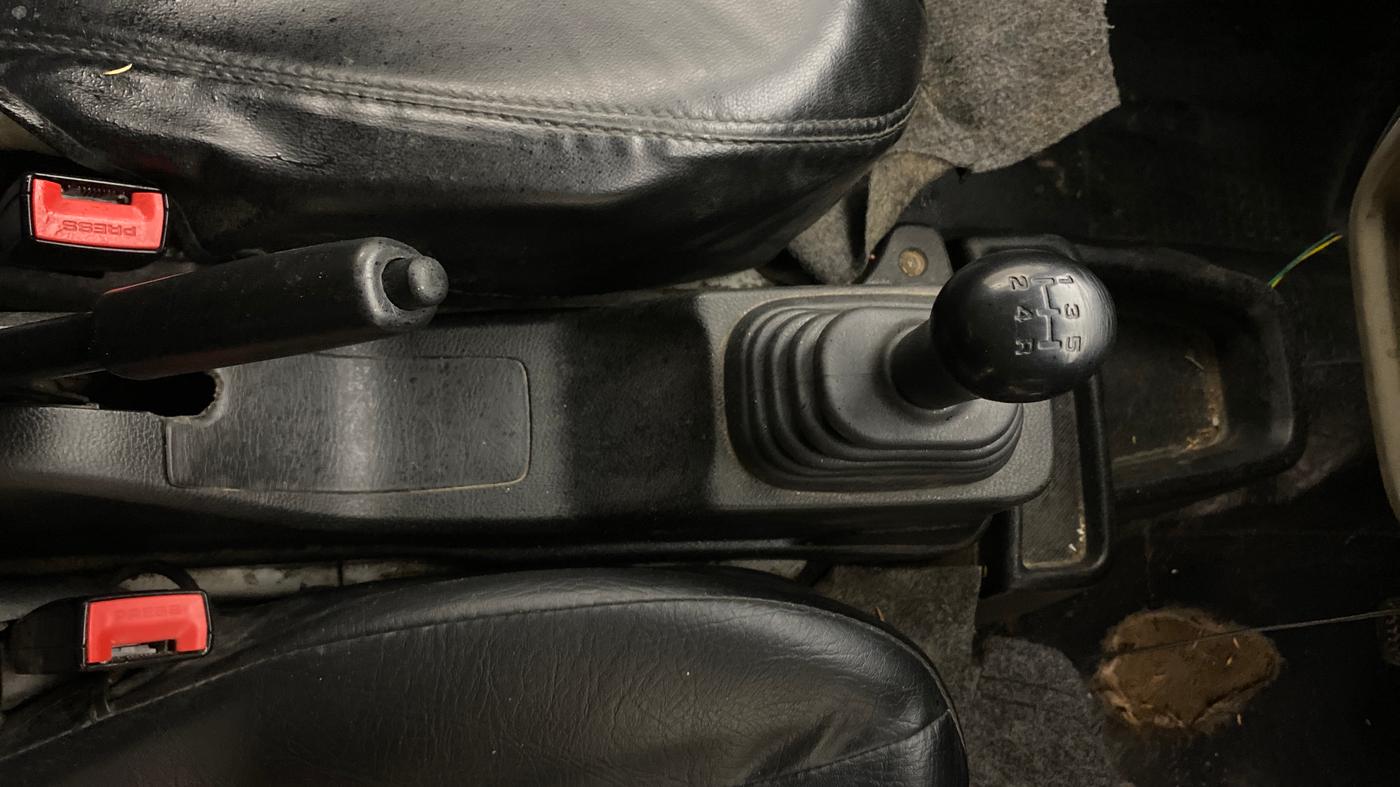 2023 Maruti Eeco 5 STR AC, Petrol, Manual, 39,910 km, Gear Lever