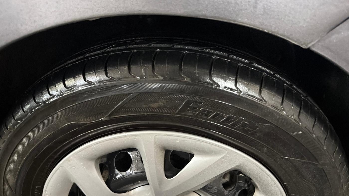2019 Hyundai Grand i10 SPORTZ 1.2 KAPPA VTVT, CNG, Manual, 66,076 km, Right Front Tyre Tread