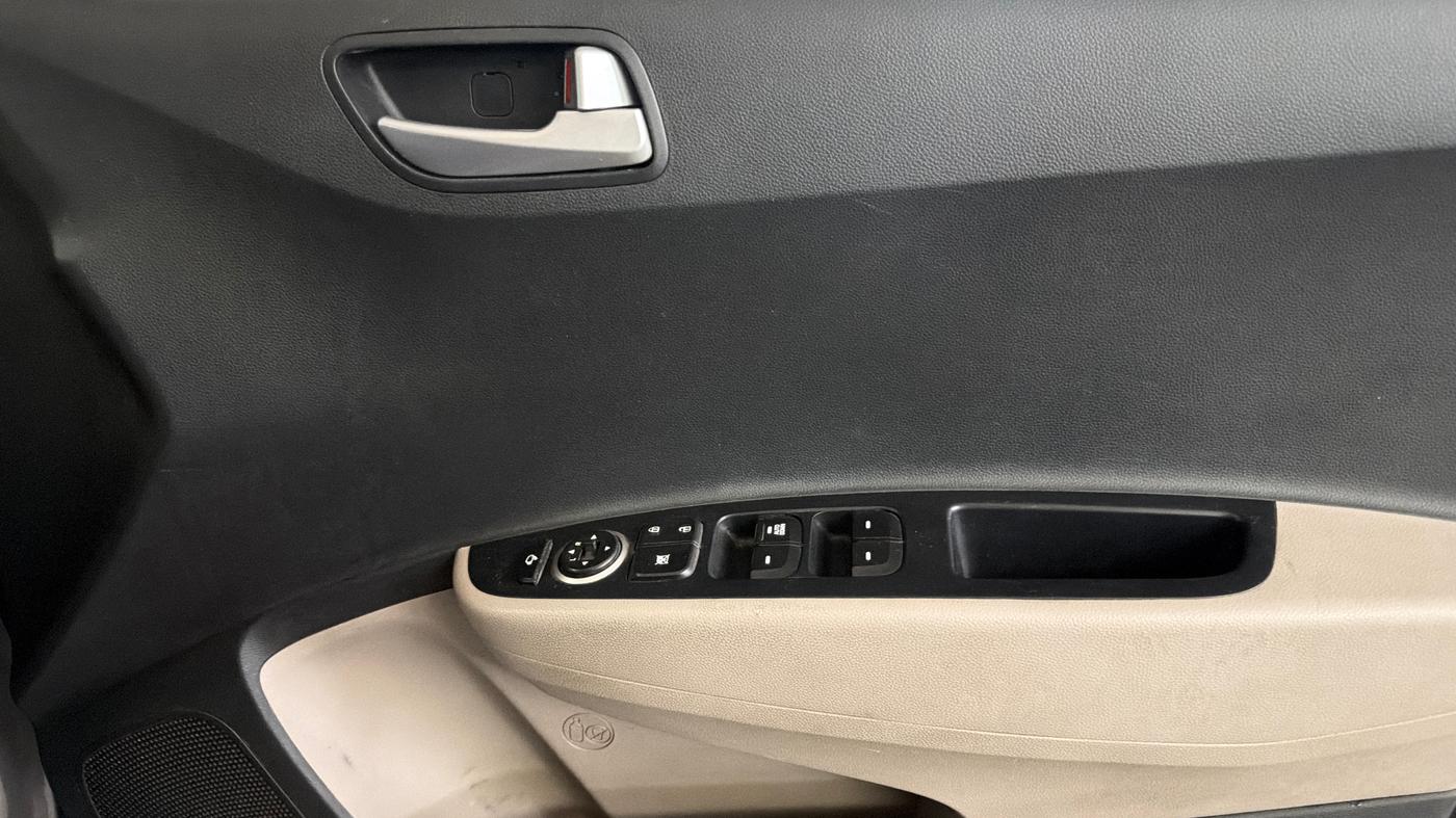 2019 Hyundai Grand i10 SPORTZ 1.2 KAPPA VTVT, CNG, Manual, 66,076 km, Driver Side Door Panels Control