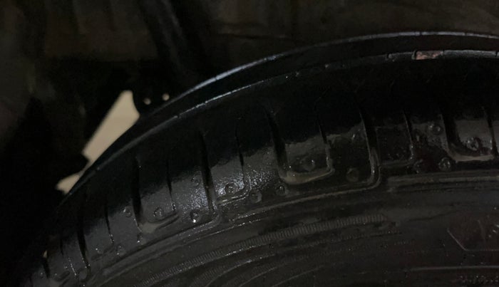 2014 Maruti Wagon R 1.0 VXI, Petrol, Manual, 47,555 km, Right Rear Tyre Tread