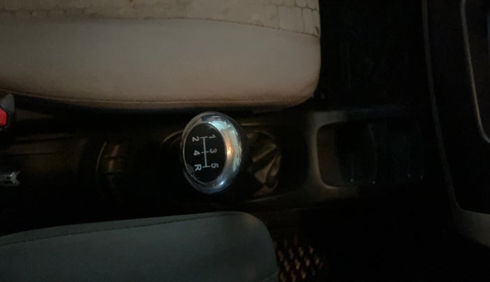 2014 Maruti Wagon R 1.0 VXI, Petrol, Manual, 47,555 km, Gear Lever