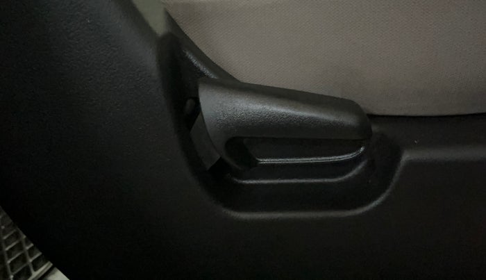 2014 Maruti Wagon R 1.0 VXI, Petrol, Manual, 47,555 km, Driver Side Adjustment Panel
