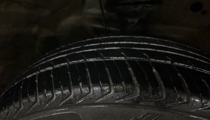 2014 Maruti Wagon R 1.0 VXI, Petrol, Manual, 47,555 km, Right Front Tyre Tread