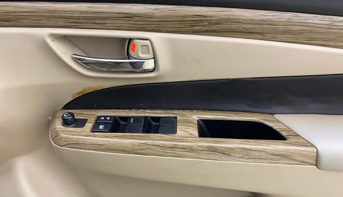 2019 Maruti Ciaz DELTA 1.5 SHVS MT PETROL, Petrol, Manual, 88,246 km, Driver Side Door Panels Control