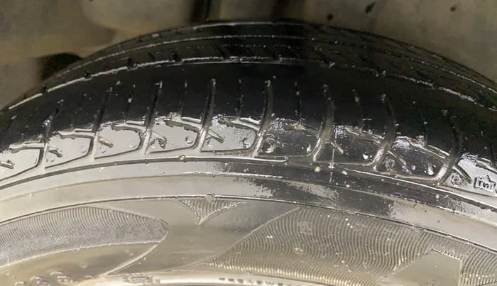 2019 Maruti Ciaz DELTA 1.5 SHVS MT PETROL, Petrol, Manual, 88,246 km, Right Rear Tyre Tread