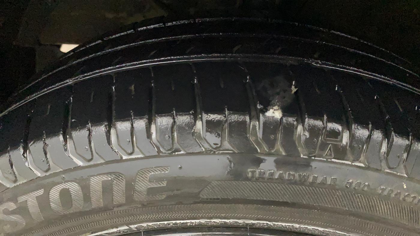 2019 Maruti Ertiga VXI SHVS, Petrol, Manual, 27,598 km, Left Front Tyre Tread