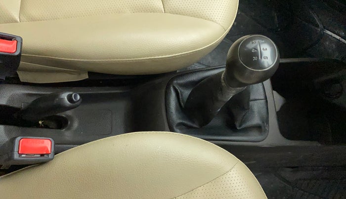 2017 Hyundai Eon ERA +, Petrol, Manual, 21,103 km, Gear Lever