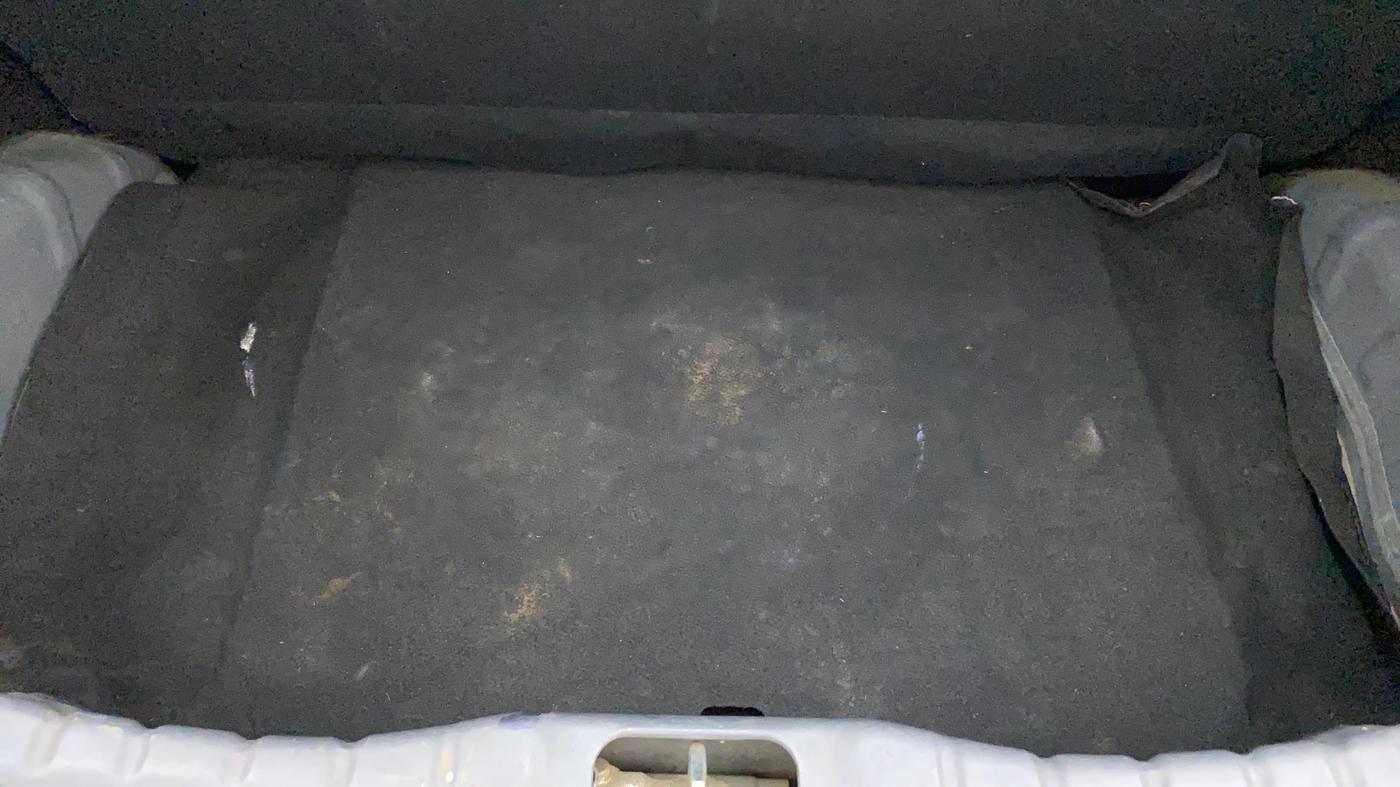 2017 Hyundai Eon ERA +, Petrol, Manual, 21,103 km, Boot Inside