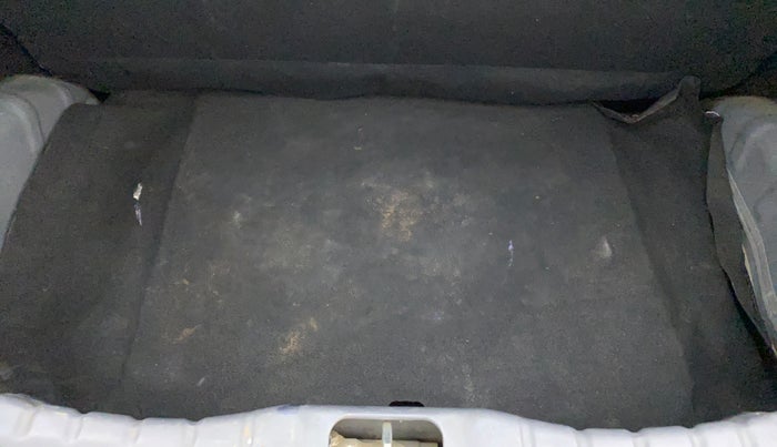 2017 Hyundai Eon ERA +, Petrol, Manual, 21,103 km, Boot Inside