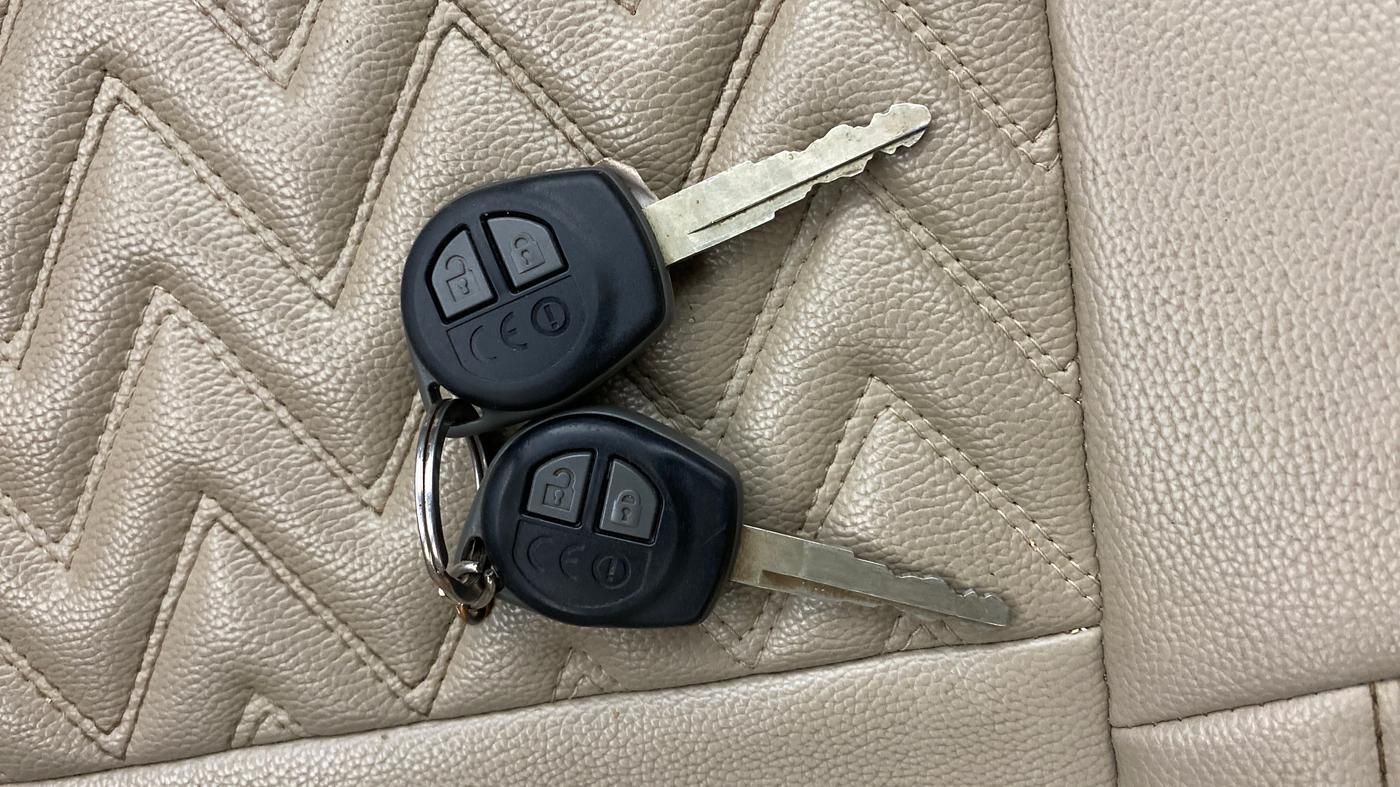 2019 Maruti Dzire VXI, Petrol, Manual, 32,768 km, Key Close Up