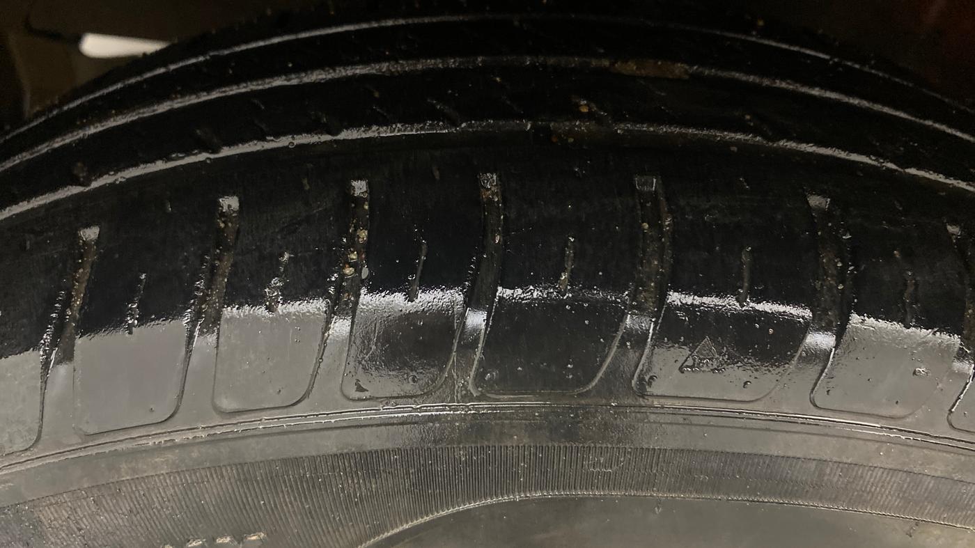 2019 Maruti Dzire VXI, Petrol, Manual, 32,768 km, Left Front Tyre Tread