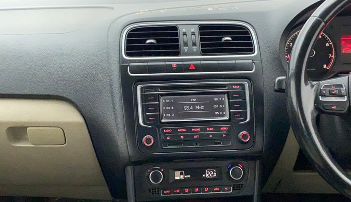 2013 Volkswagen Polo HIGHLINE1.2L, Petrol, Manual, 1,02,757 km, Air Conditioner