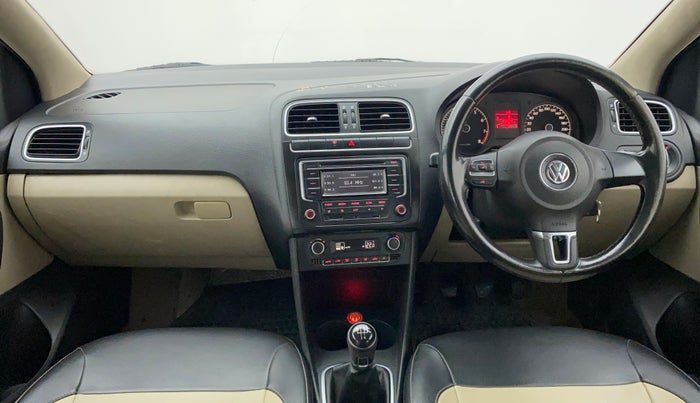 2013 Volkswagen Polo HIGHLINE1.2L, Petrol, Manual, 1,02,757 km, Dashboard