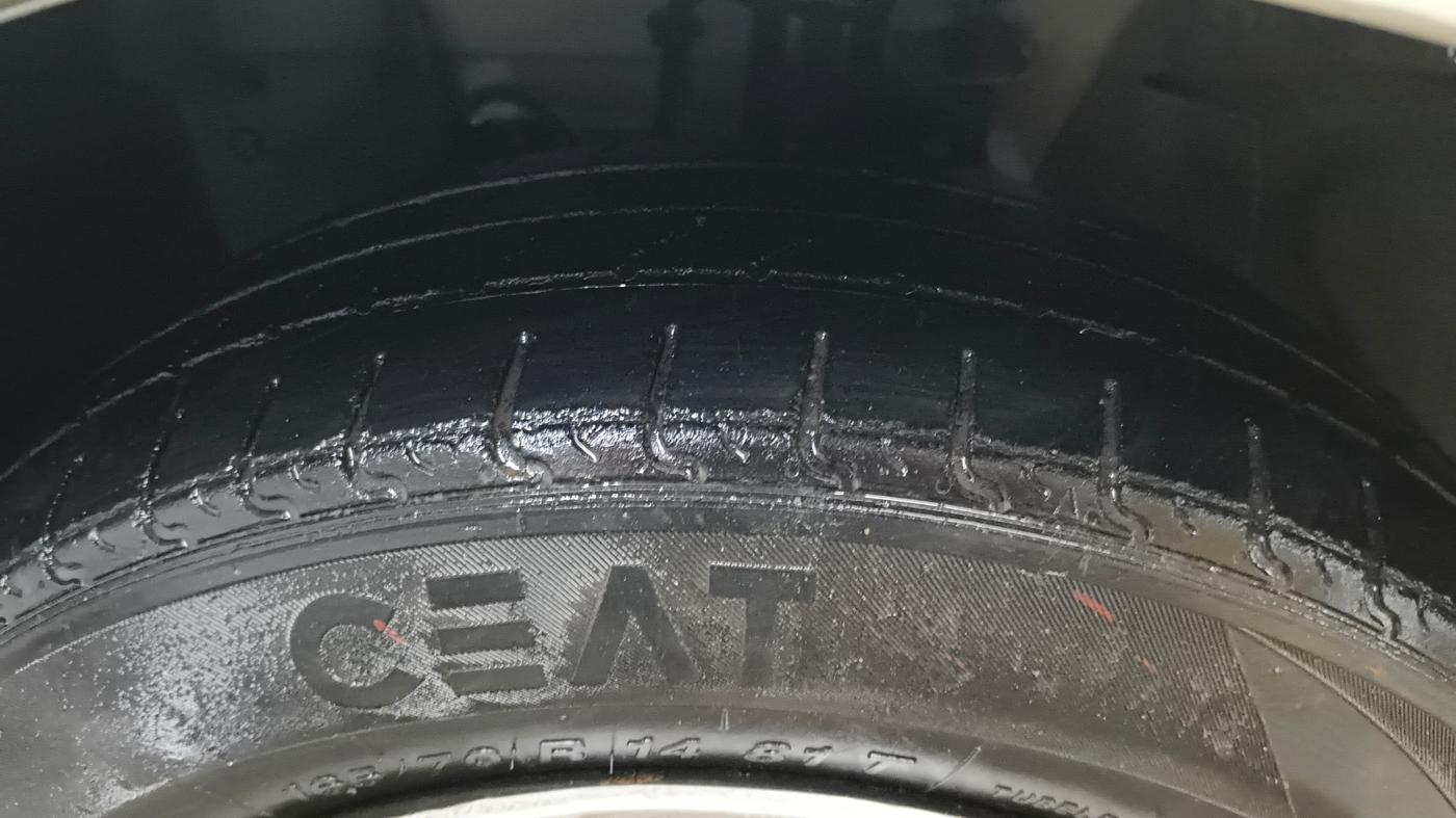 2014 Renault Pulse RXL DIESEL, Diesel, Manual, 1,18,525 km, Left Front Tyre Tread